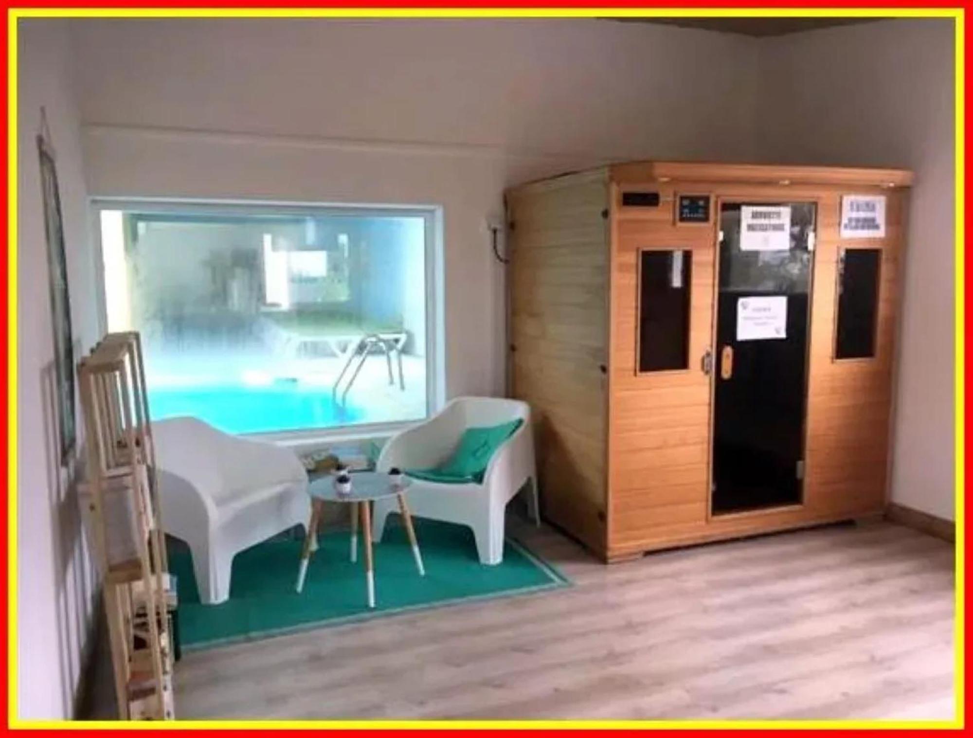 Bungalow De 2 Chambres Avec Piscine Partagee Sauna Et Terrasse A Saint Denis D'Oleron A 1 Km De La Plage Esterno foto