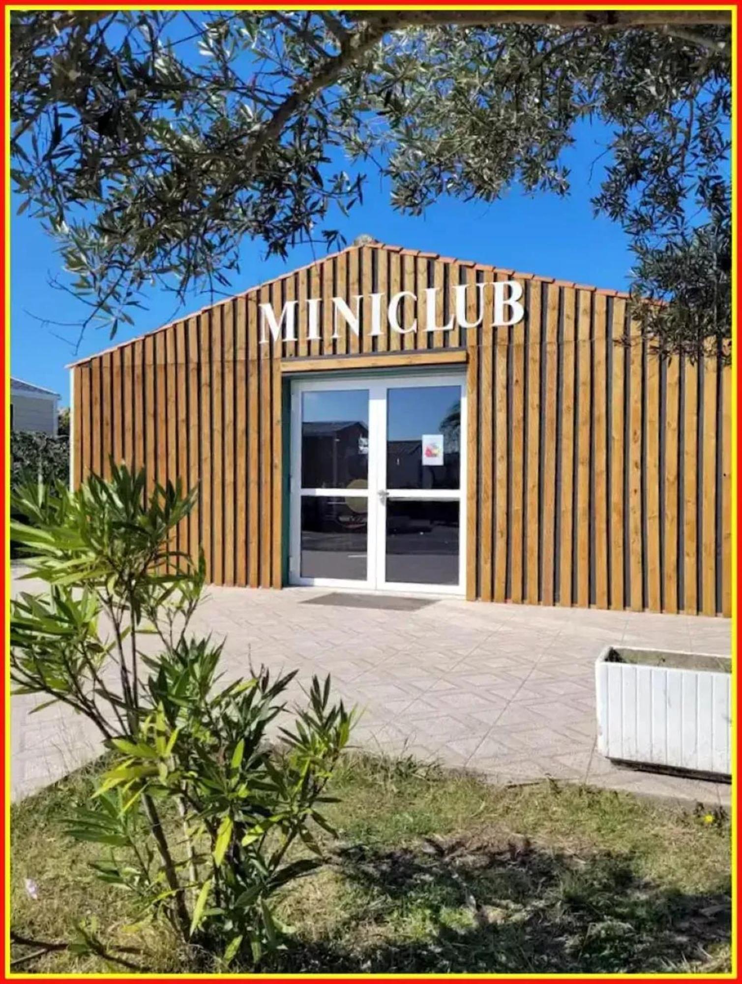 Bungalow De 2 Chambres Avec Piscine Partagee Sauna Et Terrasse A Saint Denis D'Oleron A 1 Km De La Plage Esterno foto