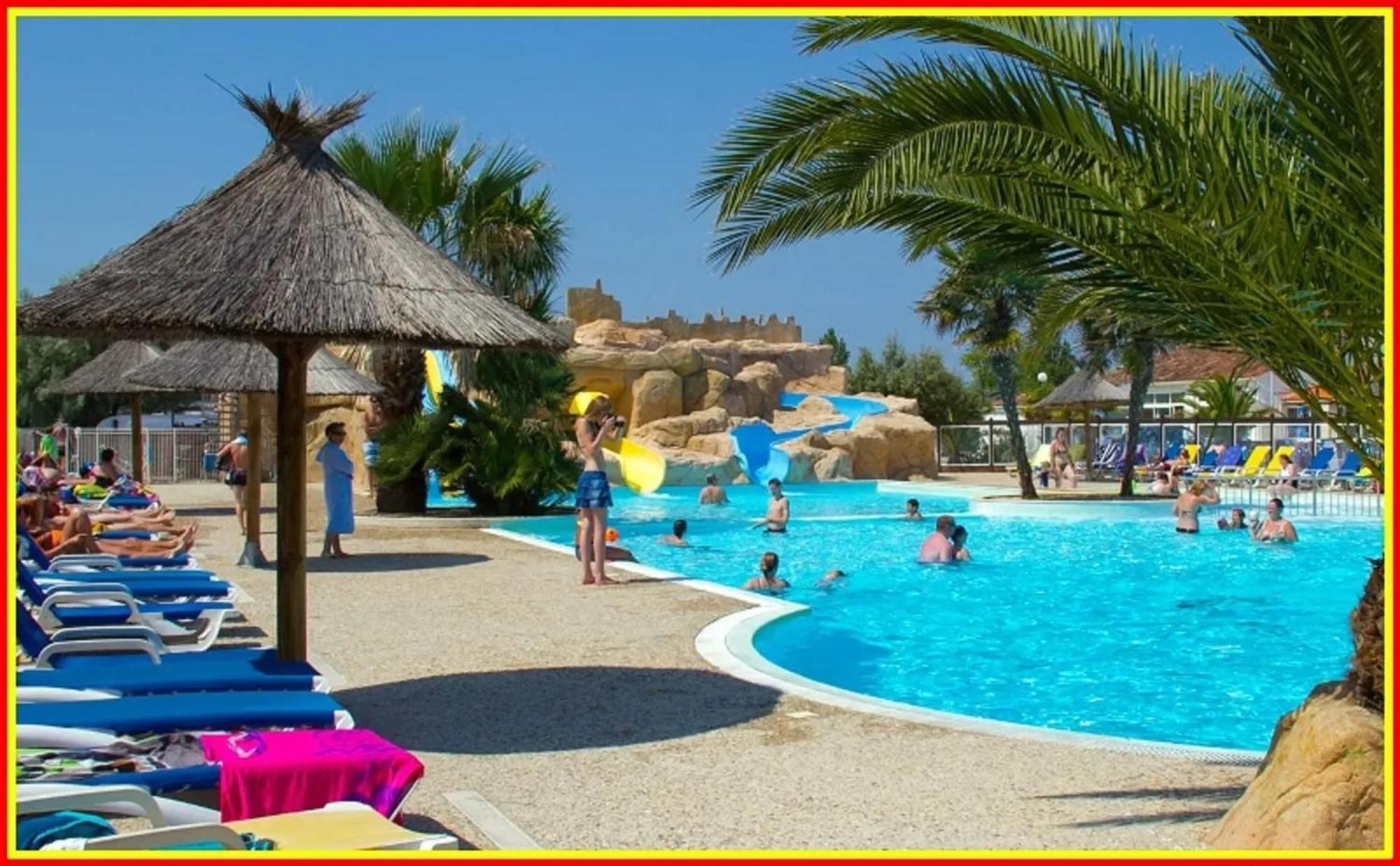 Bungalow De 2 Chambres Avec Piscine Partagee Sauna Et Terrasse A Saint Denis D'Oleron A 1 Km De La Plage Esterno foto