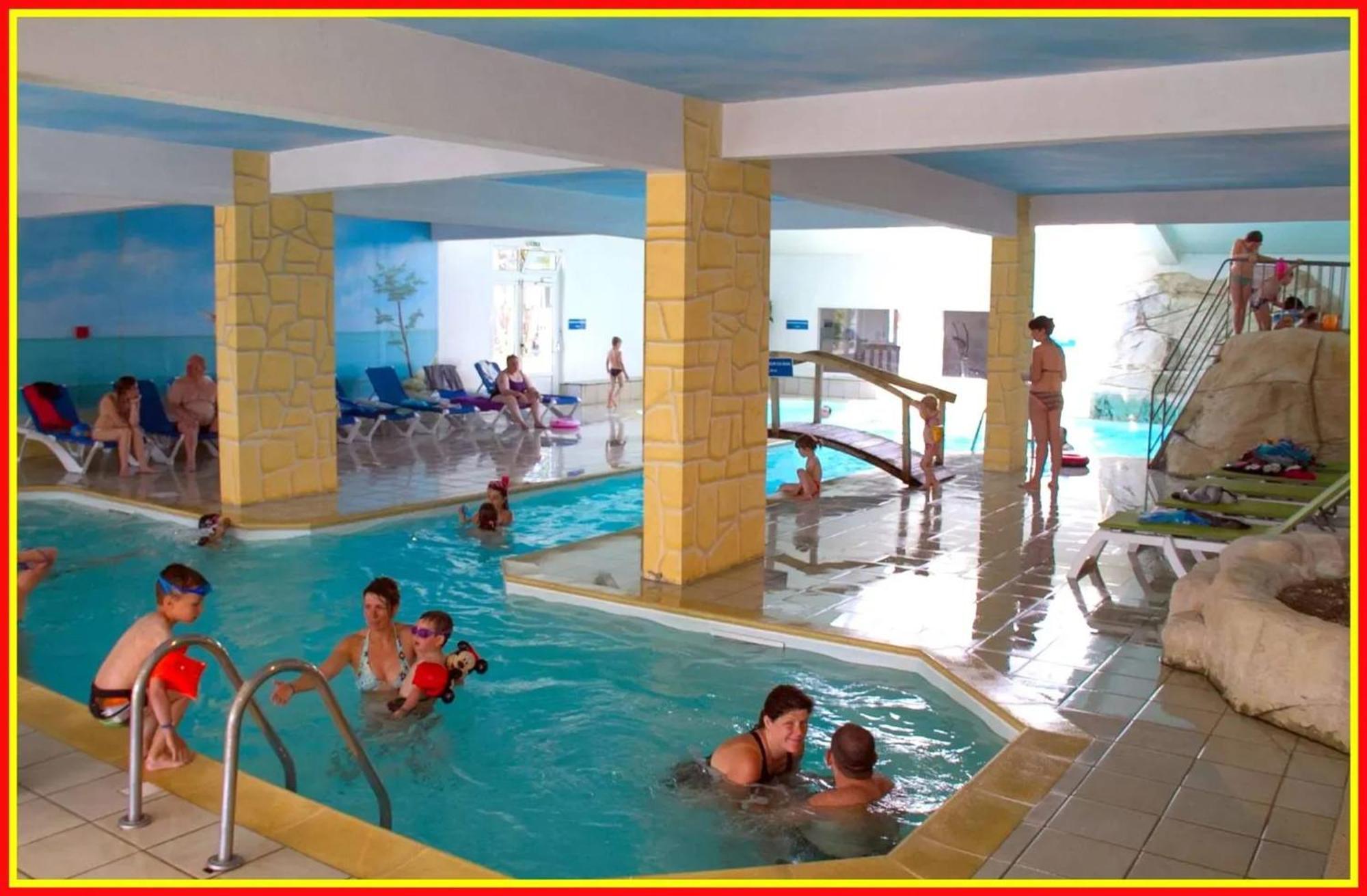 Bungalow De 2 Chambres Avec Piscine Partagee Sauna Et Terrasse A Saint Denis D'Oleron A 1 Km De La Plage Esterno foto