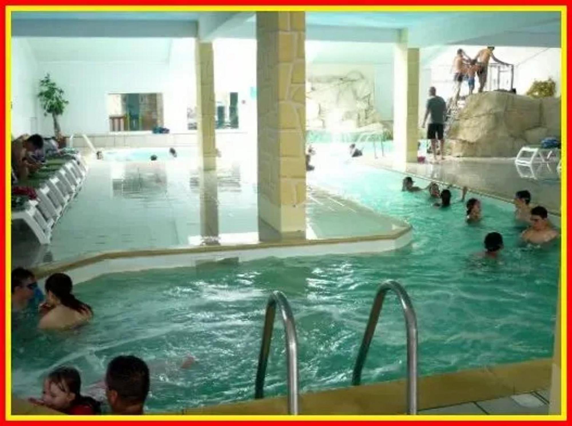 Bungalow De 2 Chambres Avec Piscine Partagee Sauna Et Terrasse A Saint Denis D'Oleron A 1 Km De La Plage Esterno foto