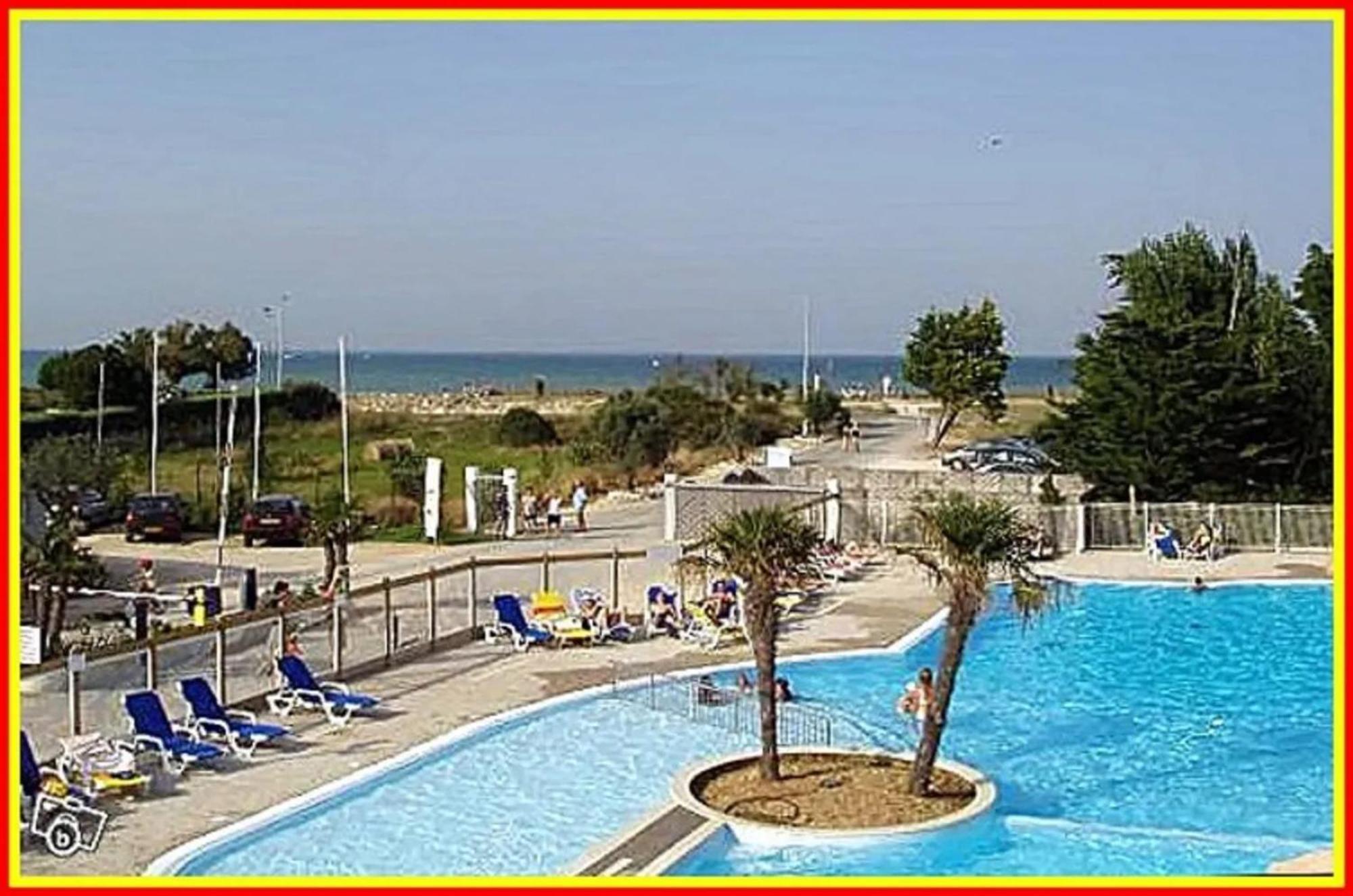 Bungalow De 2 Chambres Avec Piscine Partagee Sauna Et Terrasse A Saint Denis D'Oleron A 1 Km De La Plage Esterno foto